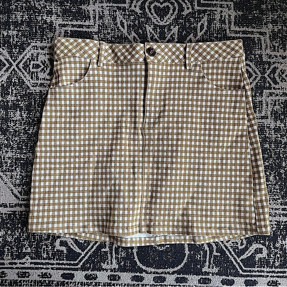 Kendall & Kylie Dresses & Skirts - NWOT Tan Plaid Stretch Mini Skirt: Size M